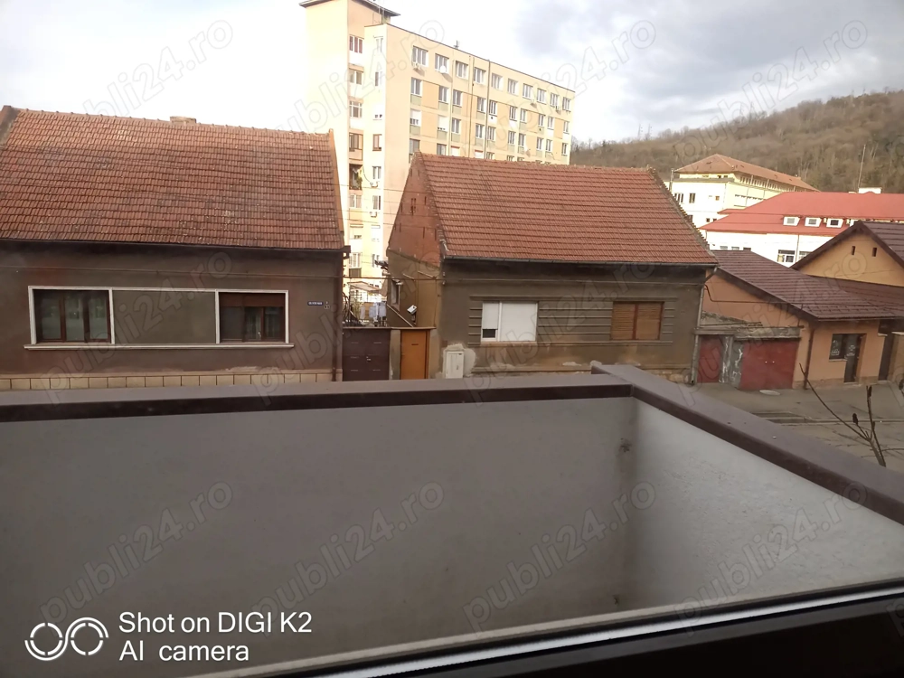 De vânzare apartament decomandat cu 2 camere în Reșița, jud. Caraș-Severin.