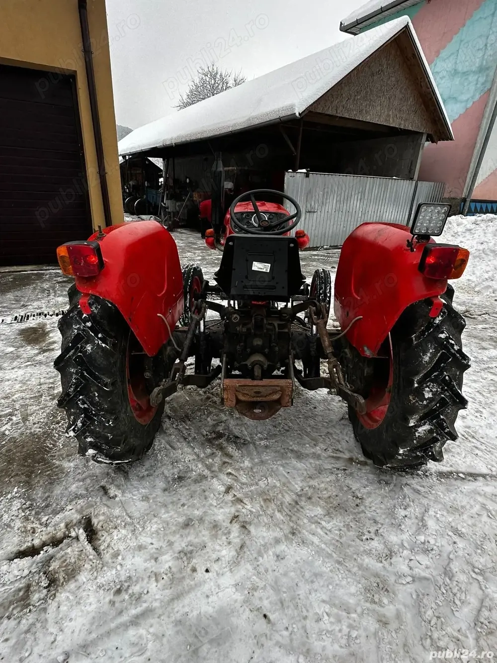 Vând Tractor Fiat 300