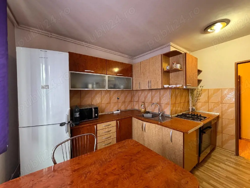 Ap 2 camere etaj 2 str.Eminescu