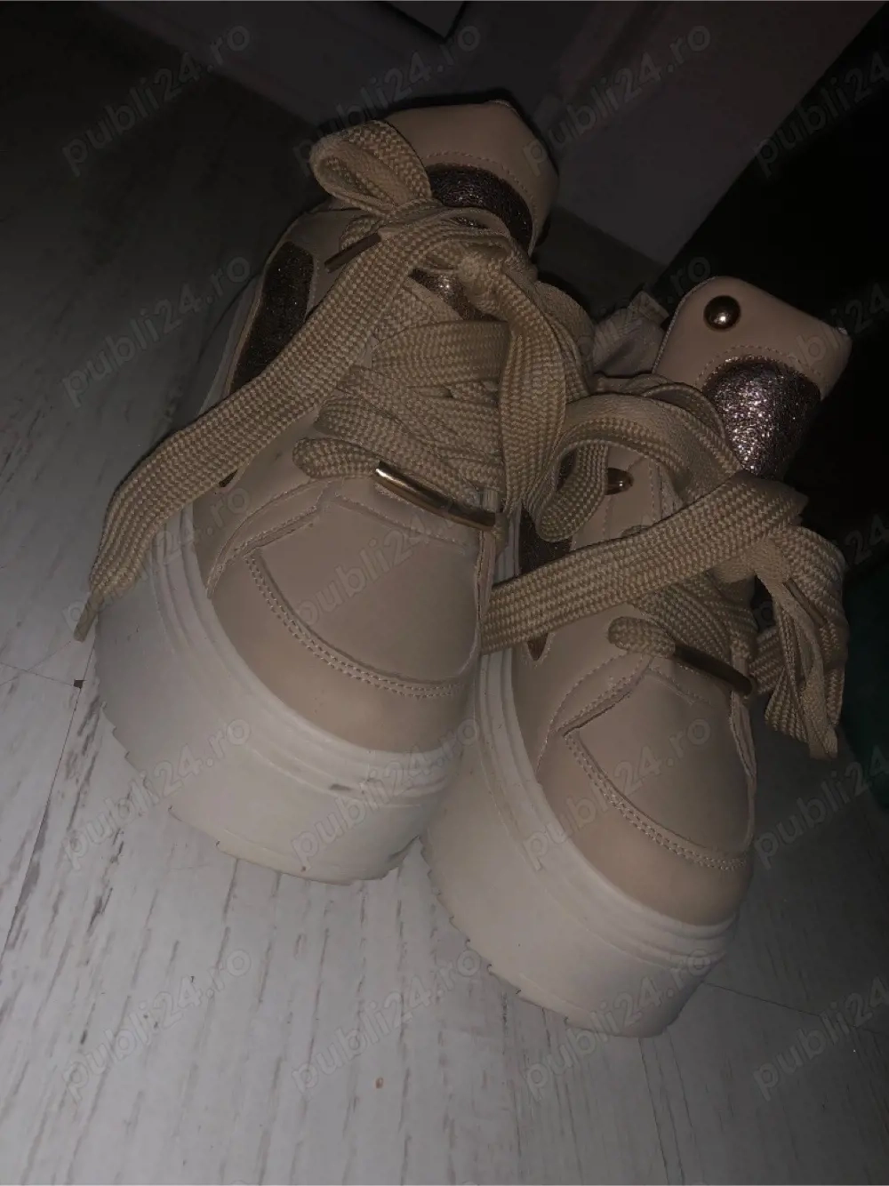 vand adidasi înalti marquiiz!!! urgent 