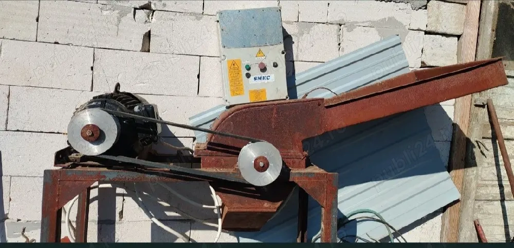 Vând moară cu ciocane la curent trifazic, motor 15 KW