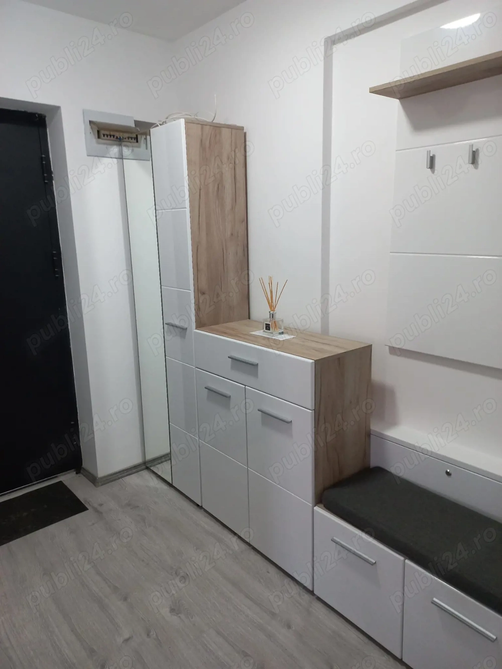 Inchiriez apartament zona Unirii