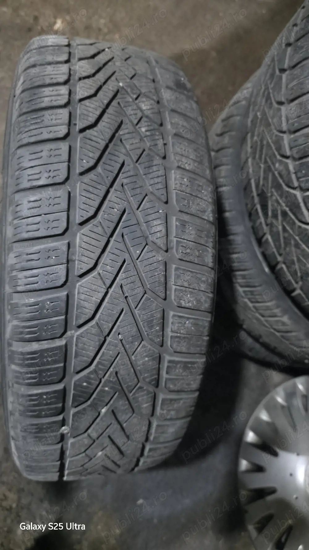 Set jante cu anvelope iarnă + capace 