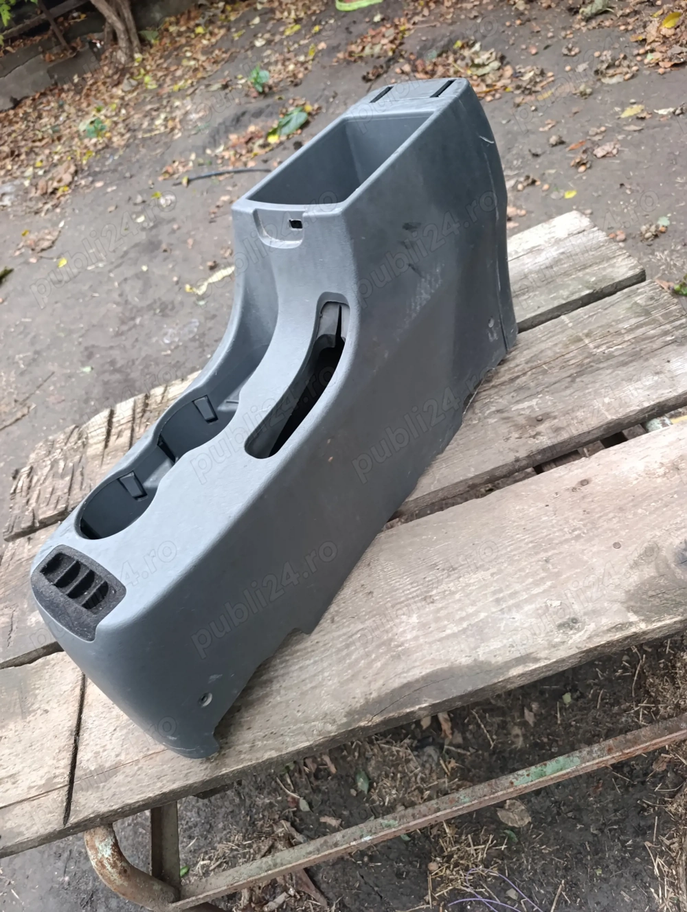 Vînd consola centrală Hyundai Tucson 