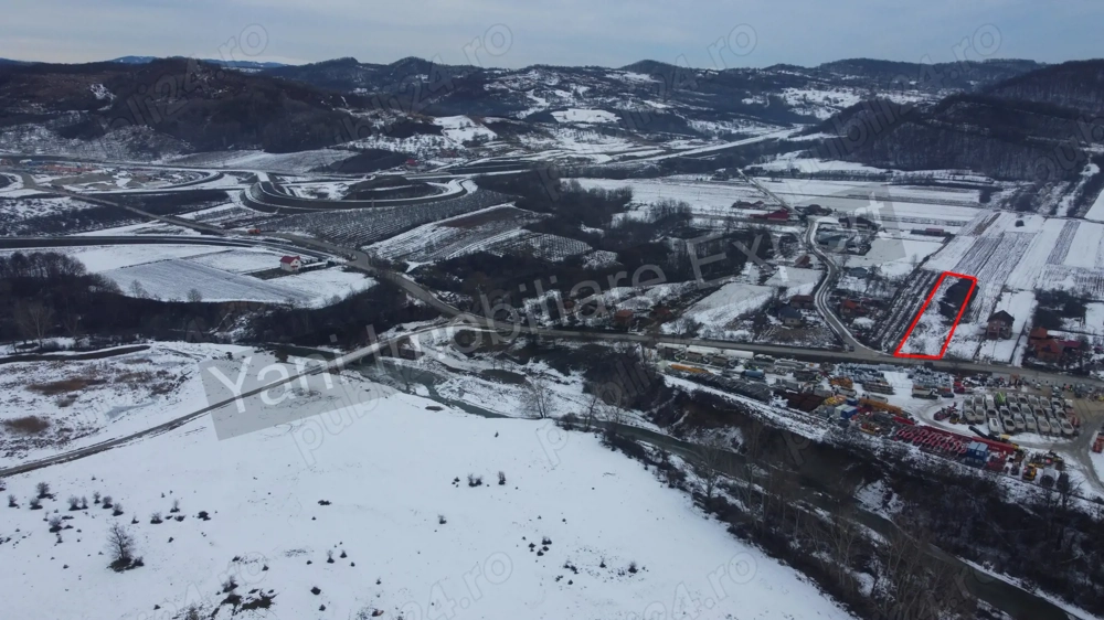 Teren de vânzare în comuna Tigveni, județ Argeș ( in apropiere de nod rutier A1 ).