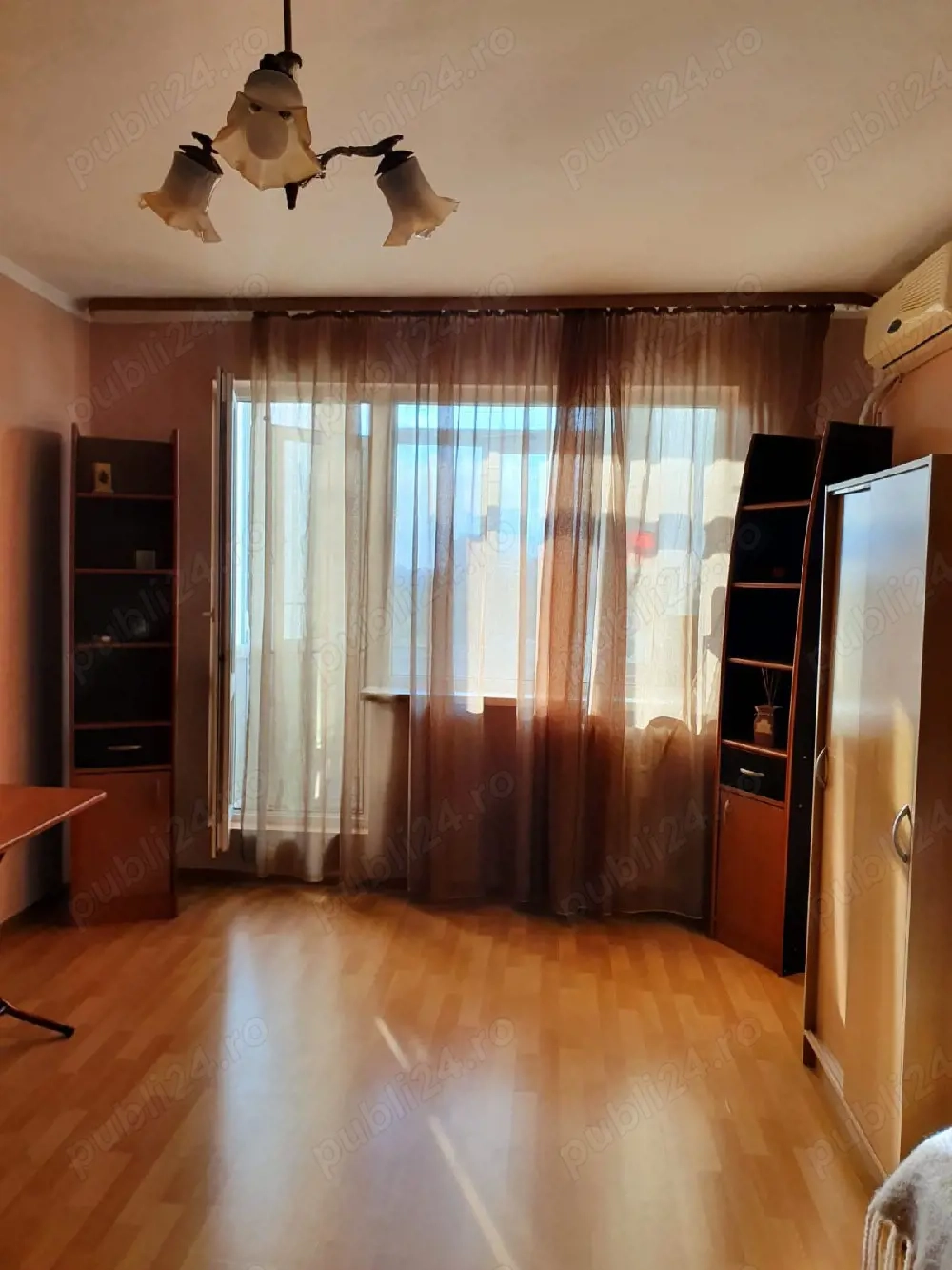 Închiriez garsonieră