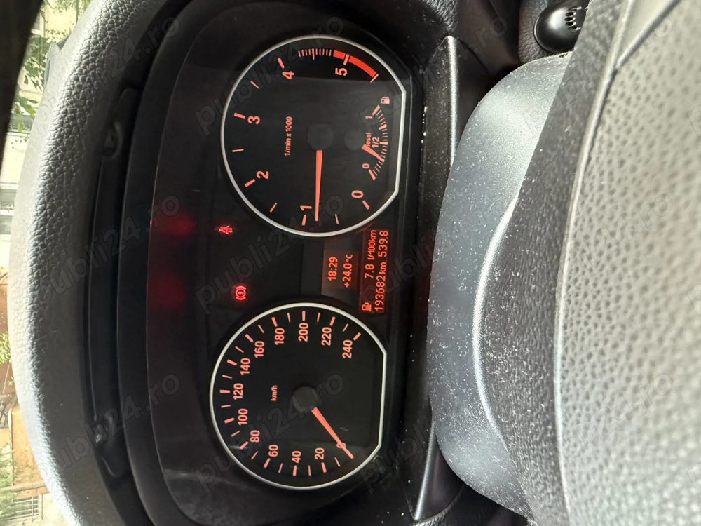 Vând bmw seria 1 2011