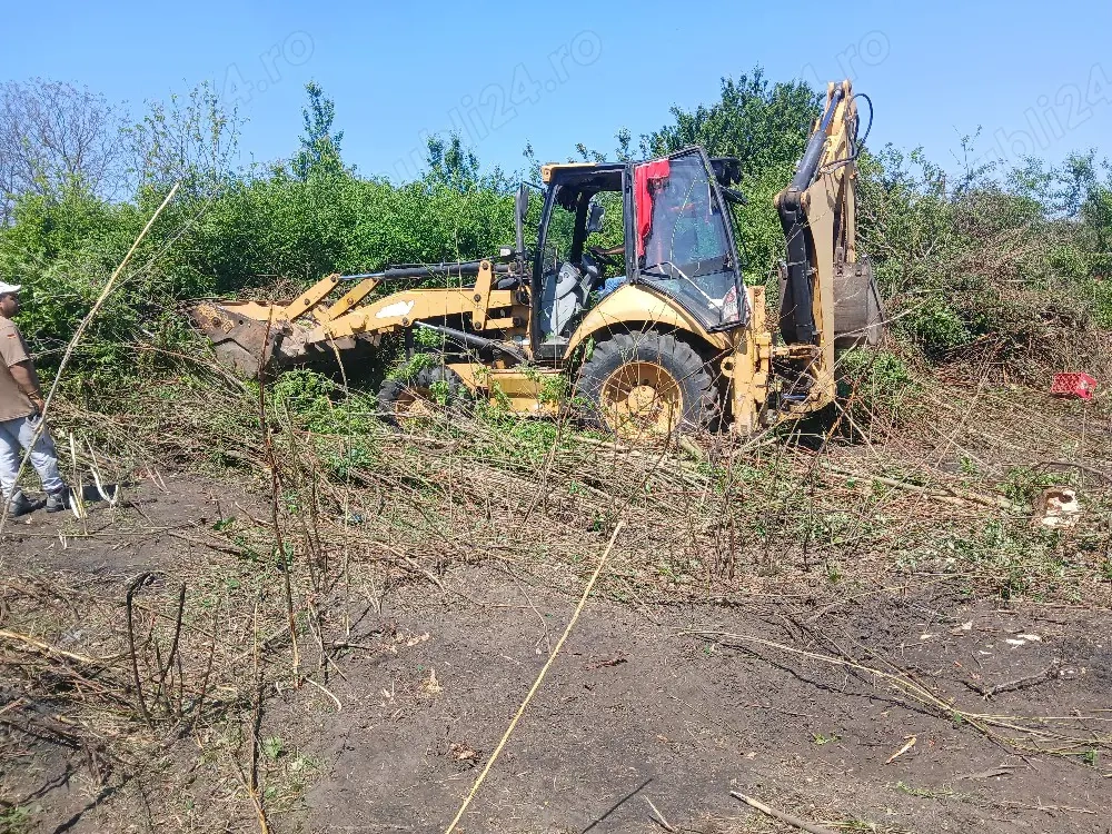 executam constructi si defrisari 