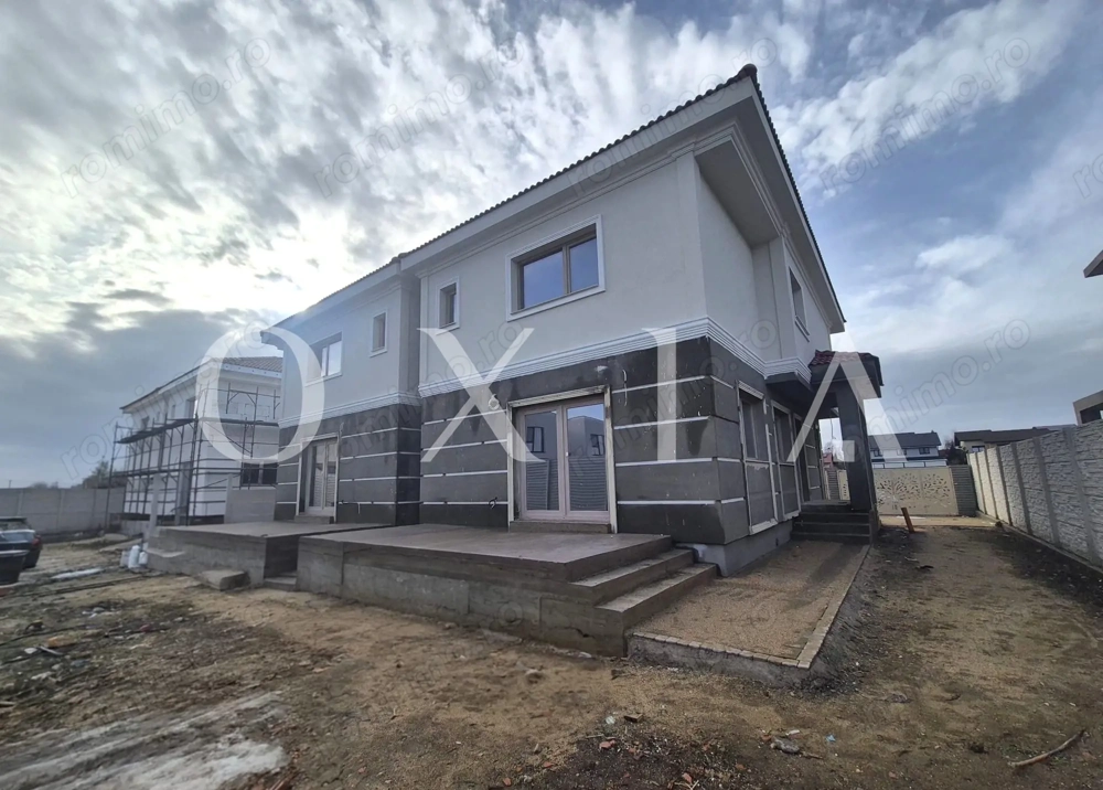 AX1187 Mosnita Noua, 1/2 Duplex Despartit Prin Camera Tehnica