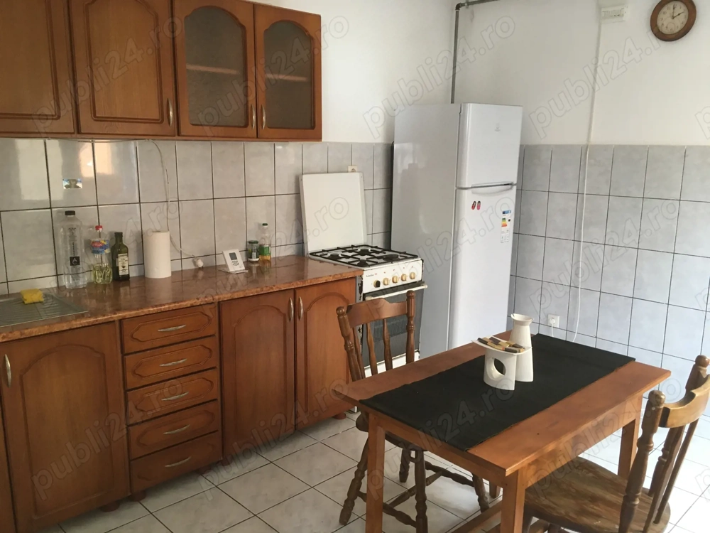Proprietar inchiriez apartament 2 camere la casa 60 mp in zona Fratelia 