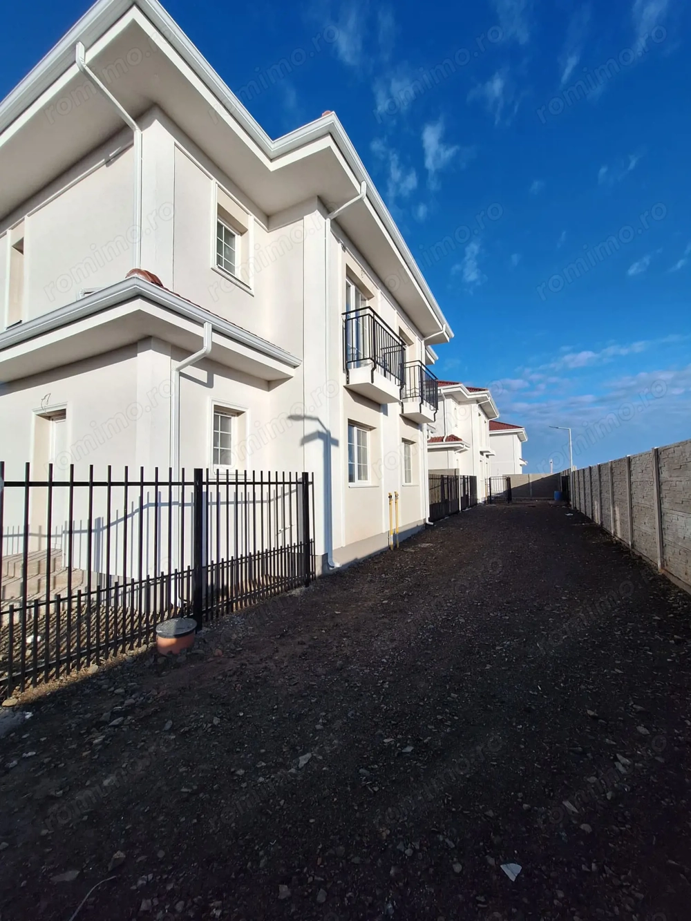 Duplex nou 2025   3 camere, curte proprie | Sânandrei, 10 min Timișoara