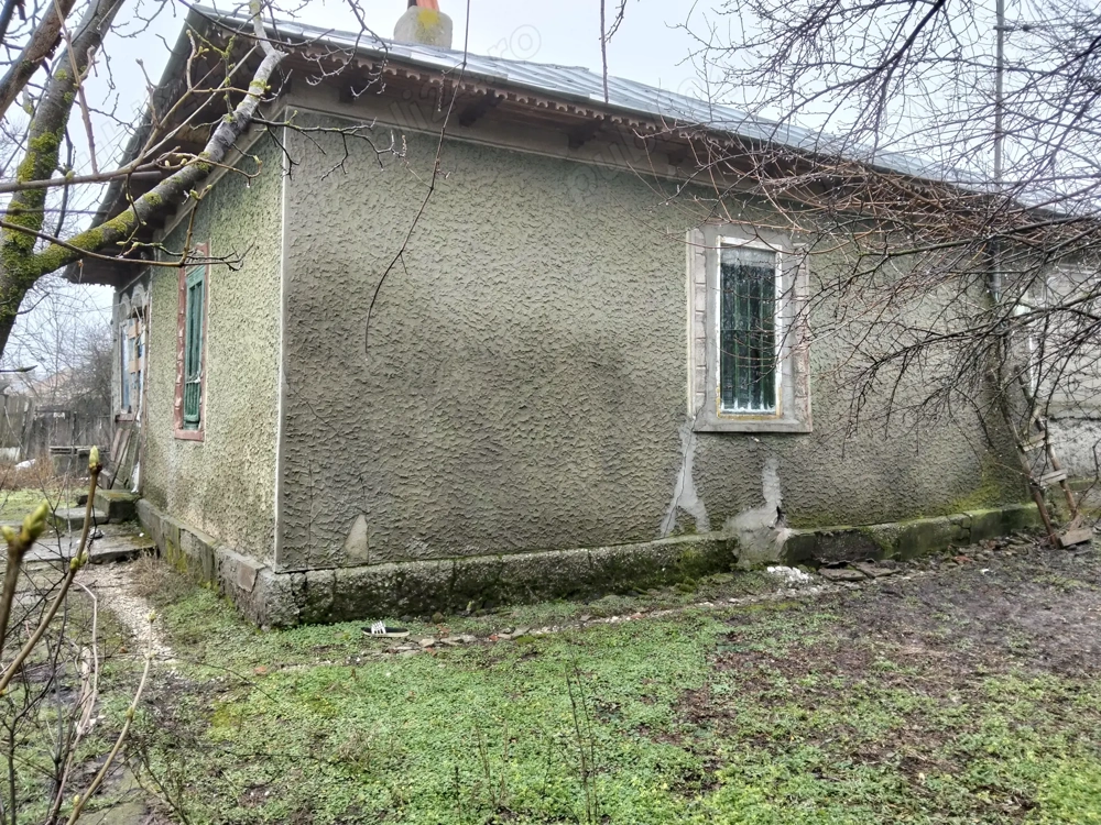 Casă+teren de vânzare 