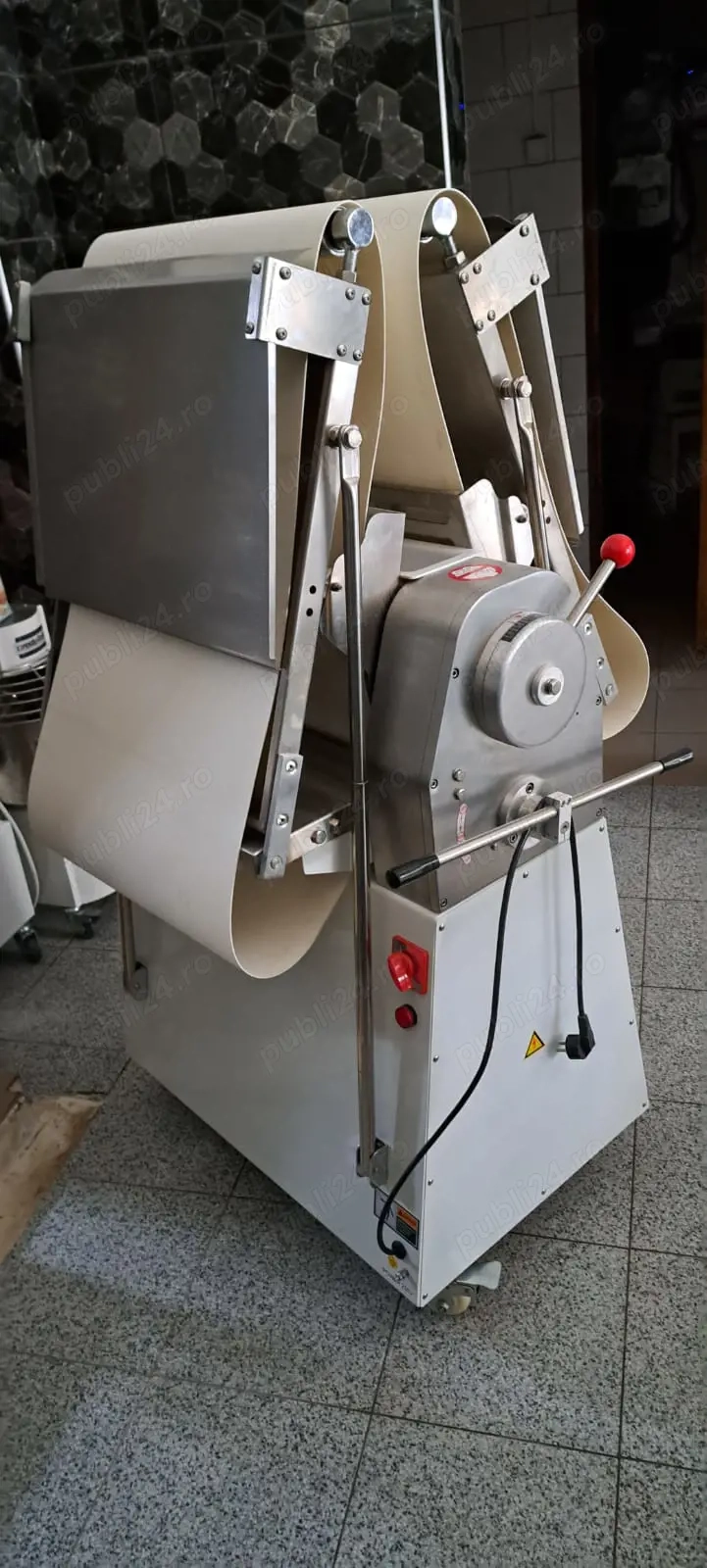 Mașină de rulat foietaj! 