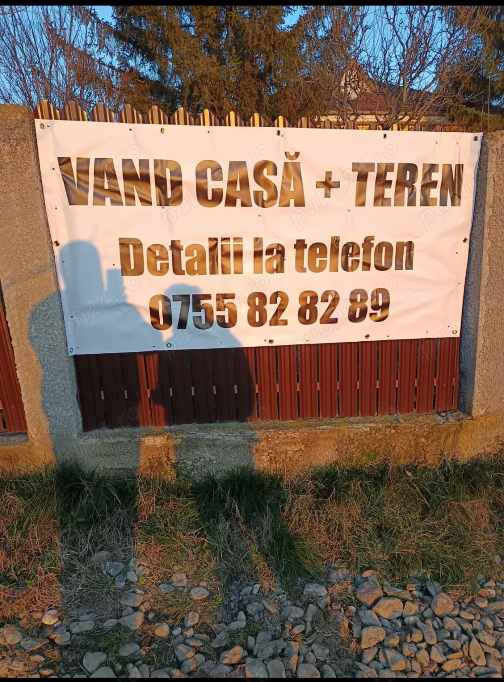 Vând casă urgent.