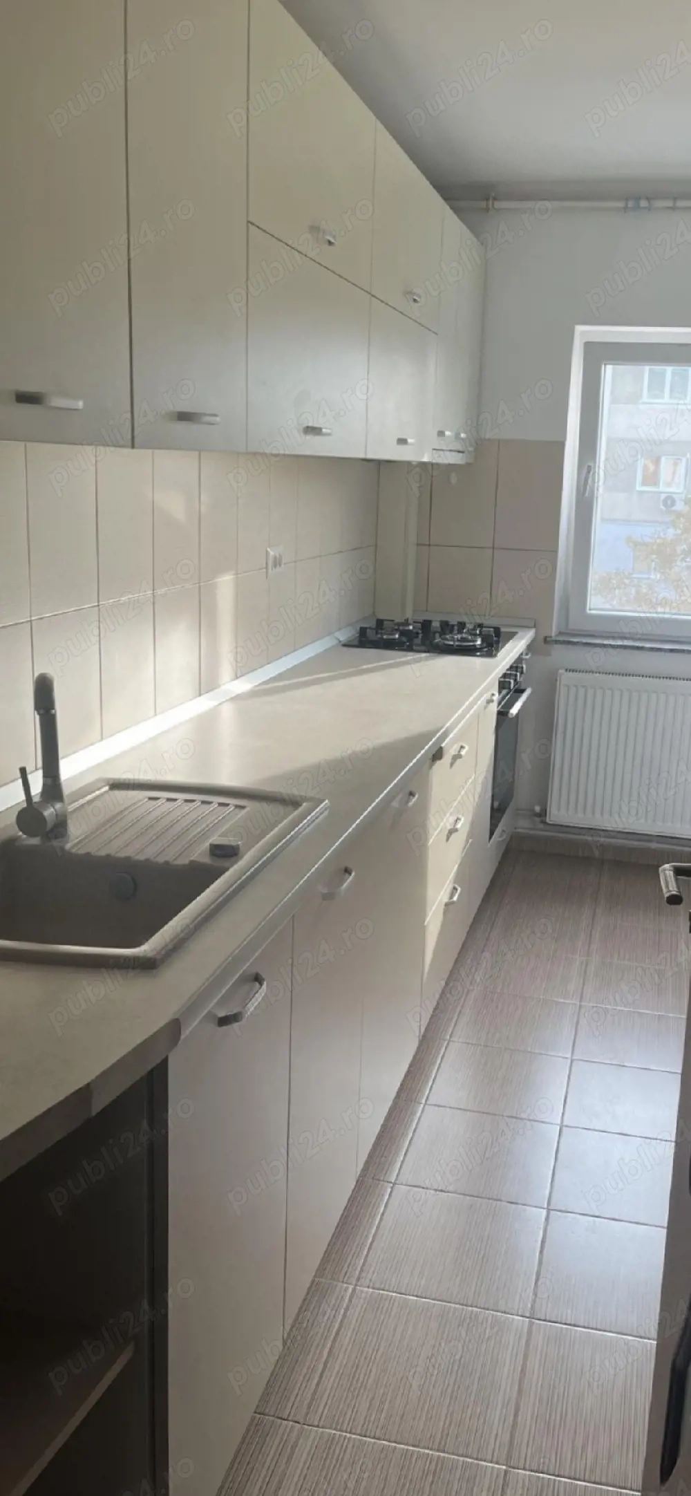 PROPRIERAR închiriez garsoniera, 38 mp,  zona Mall