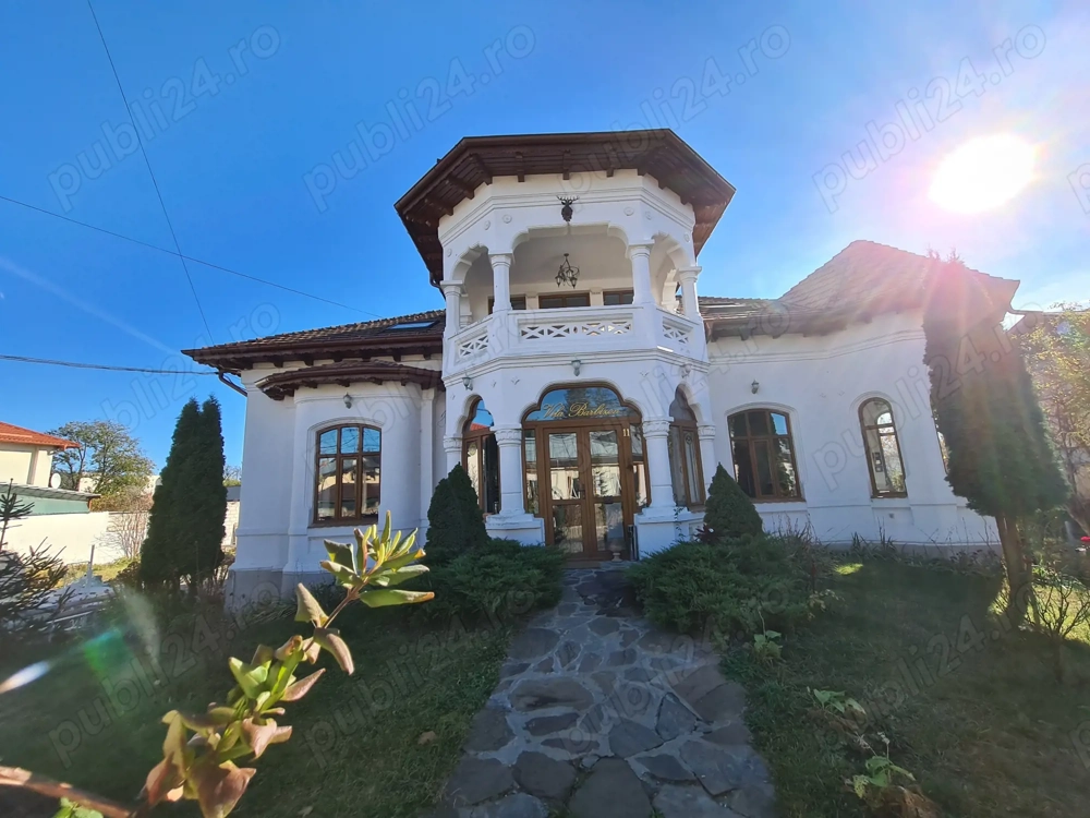 Vila cu piscina - teren generos și potențial multifuncțional 