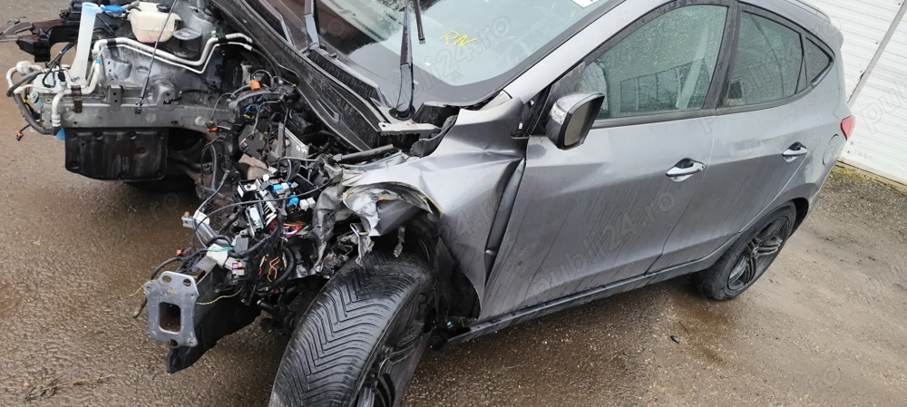 Dezmembrez / dezmembrari piese auto Hyundai ix35 2.0CRDI 4x2 FWD manual 6+1trepte an 2011 155.000 km