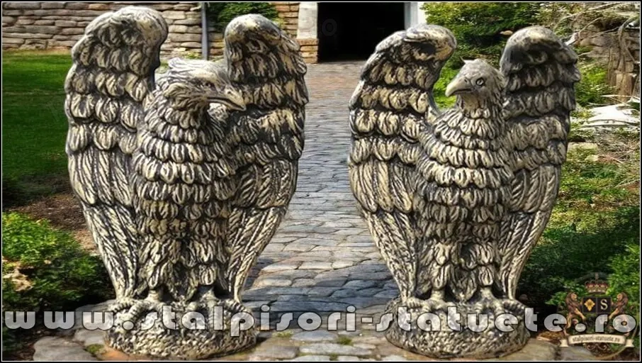 Statuetă vultur, auriu patinat, model S13.