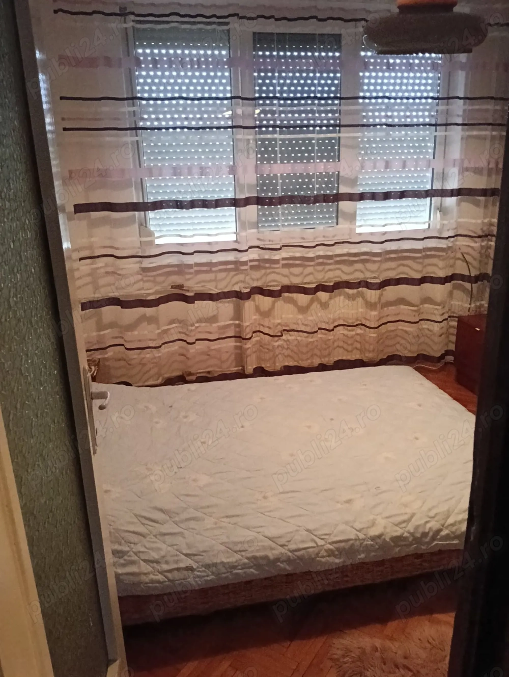 Vand apartament 4 camere