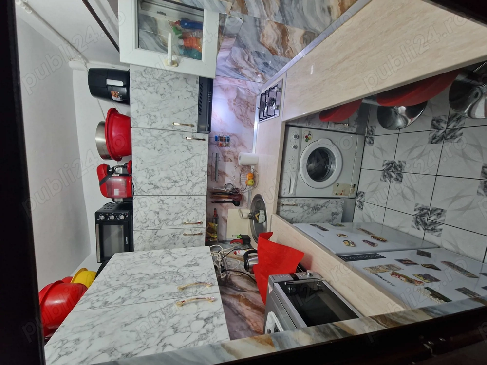 Vand apartament cu 2 camere Pitești-Războieni 