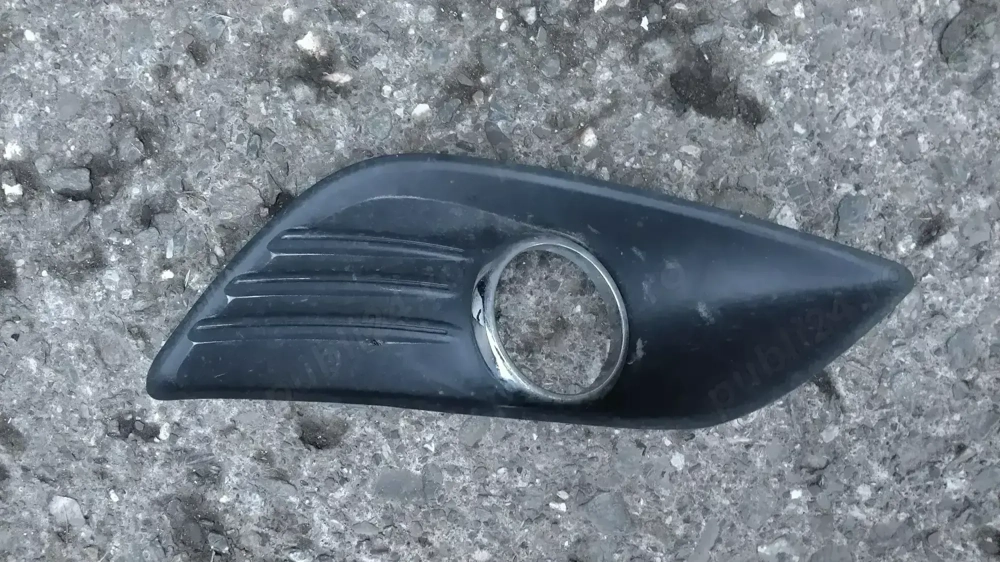 Grila proiector dreapta FORD FOCUS 2008-2011  8M5119952AE