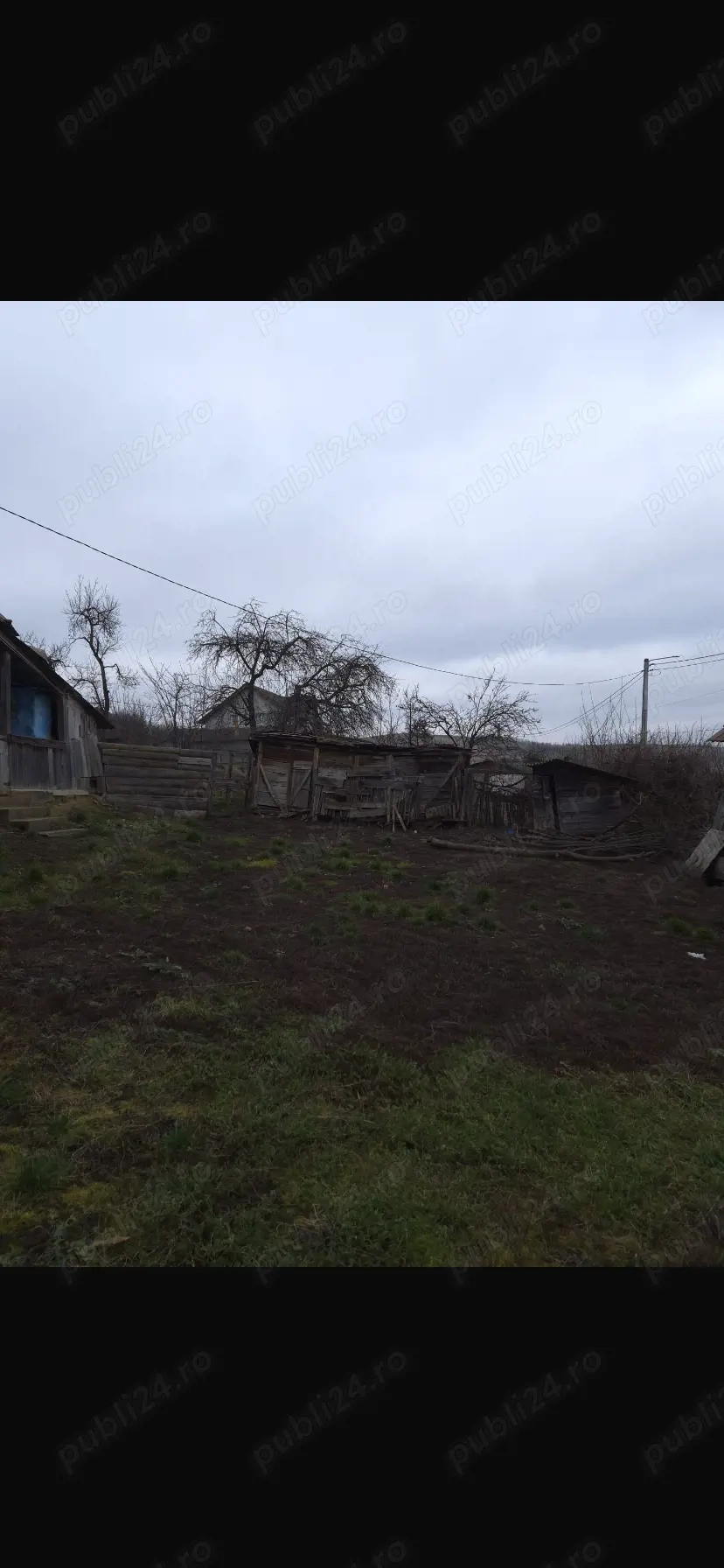 Vând casă la țară 