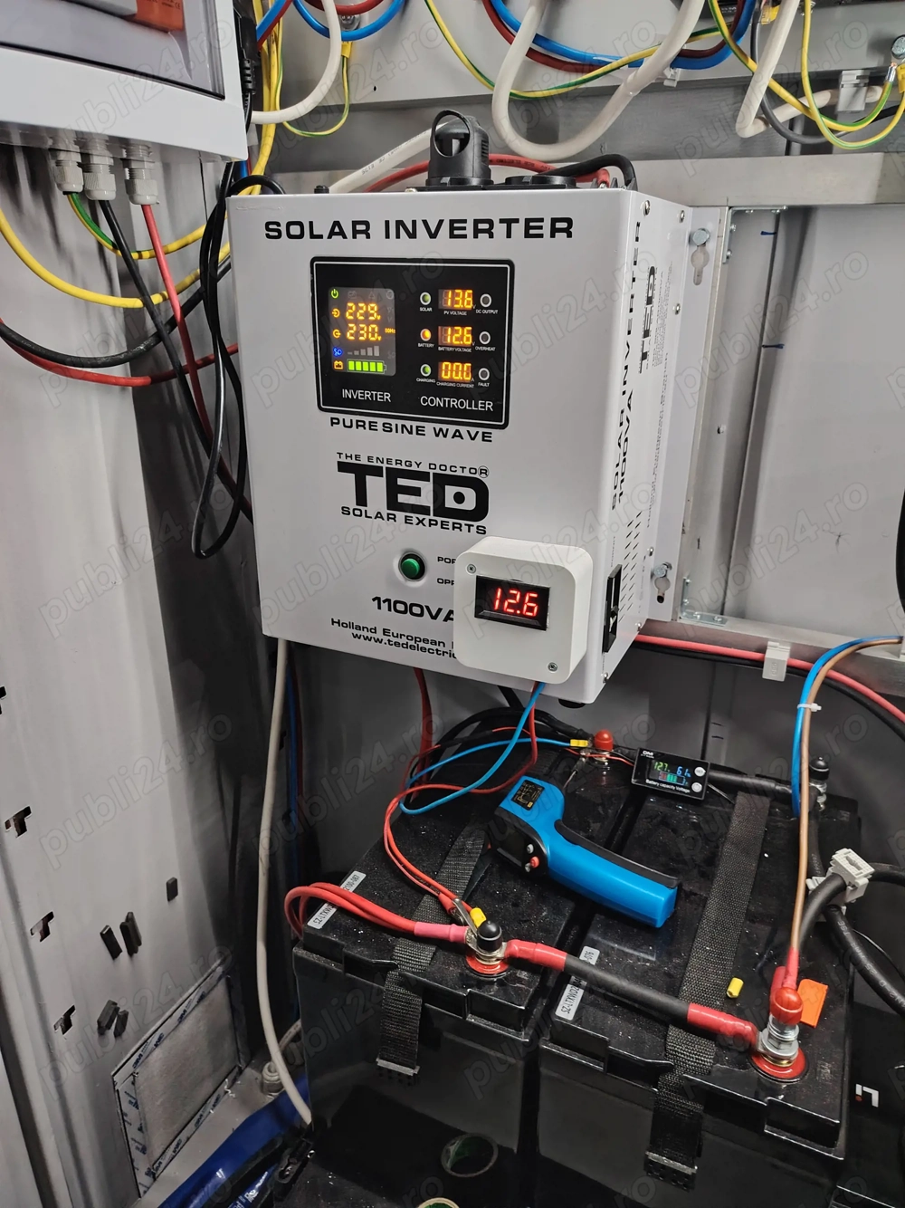 Vând invertor solar fotovoltaic