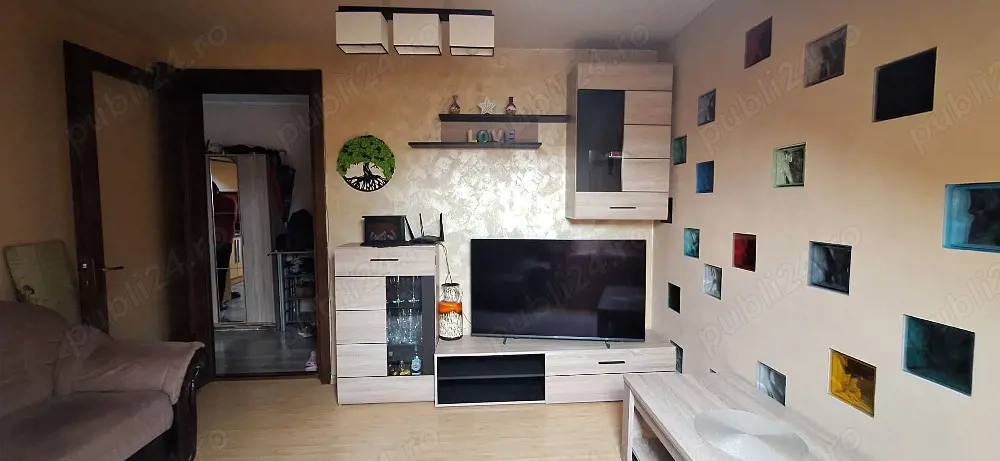 Apartament 2 camere decomandat cu parcare 