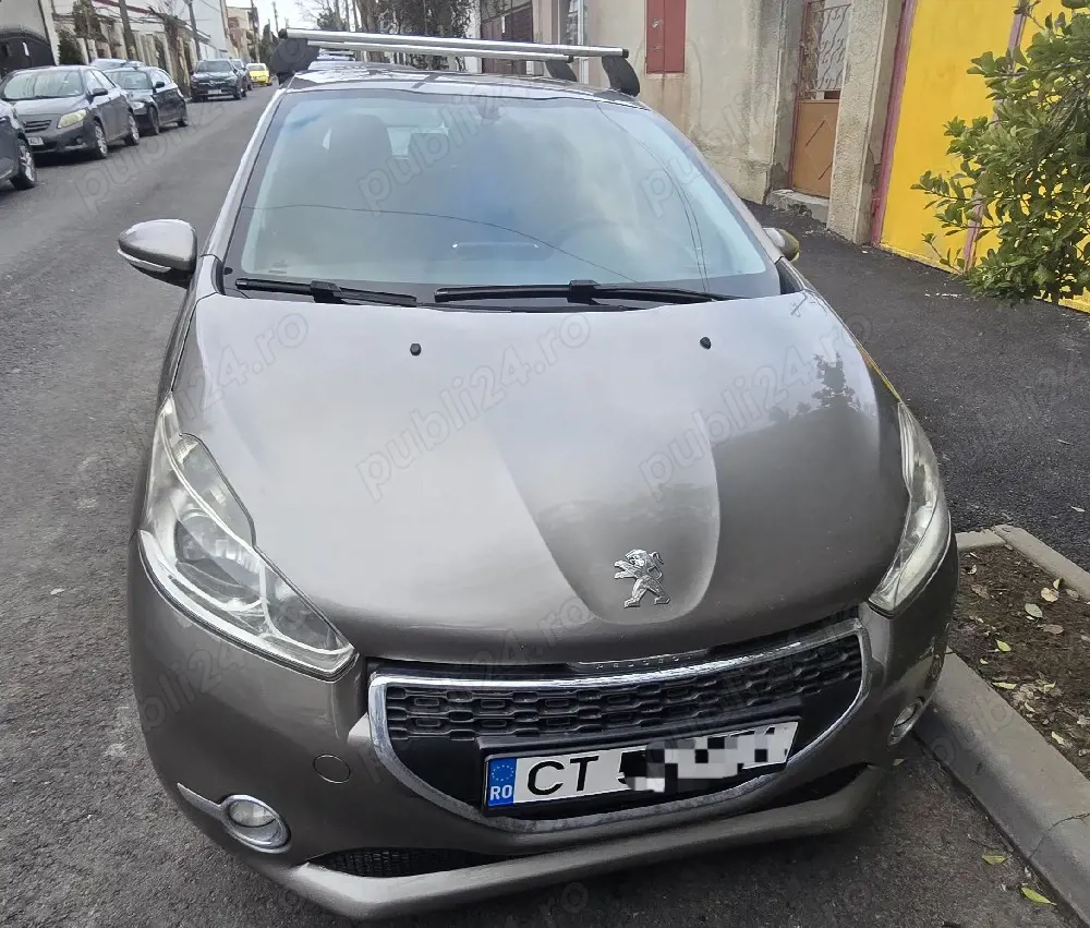 Peugeot 208 - 2012