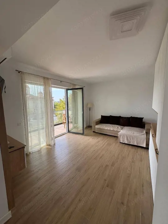 Garsoniera decomandata, 38 mp utili, balcon 7 mp, zona Calea Bucuresti