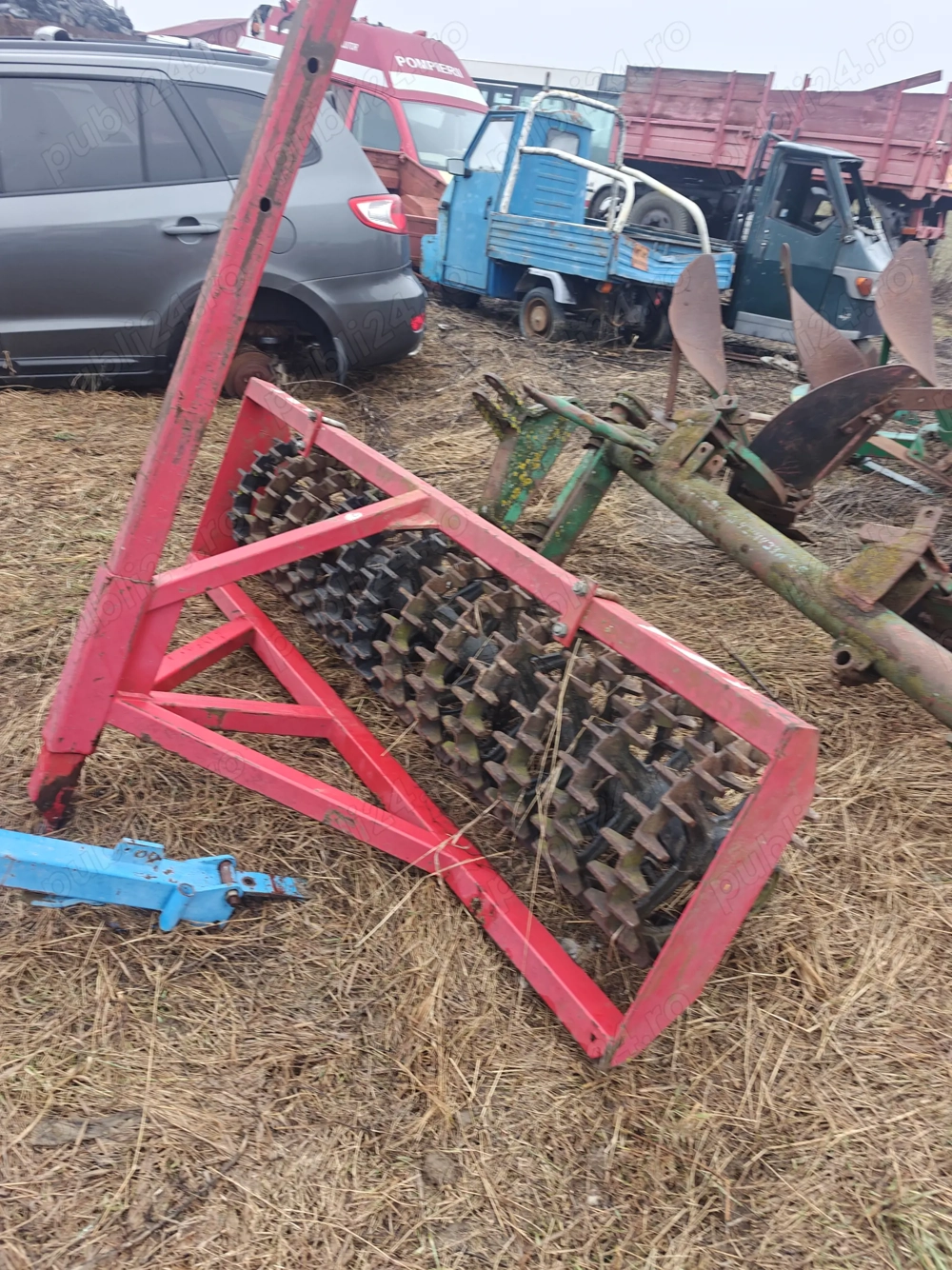 Utilaje agricole plug remorca ..