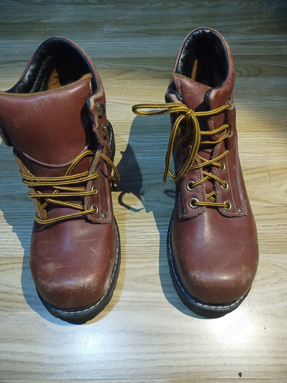 nr 40 bocanci de lucru solizi