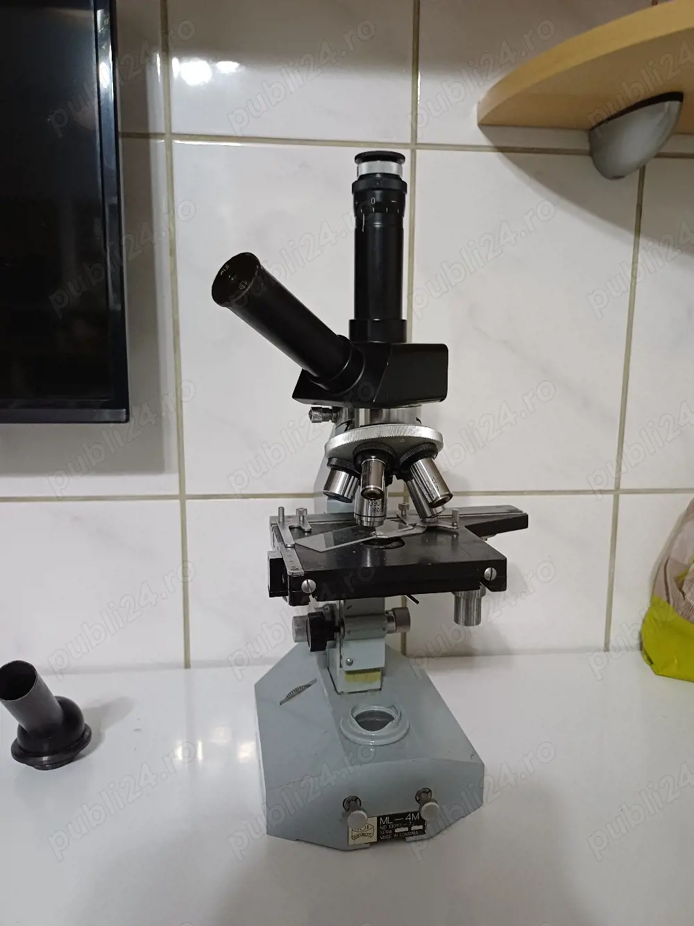 vând microscop profesional