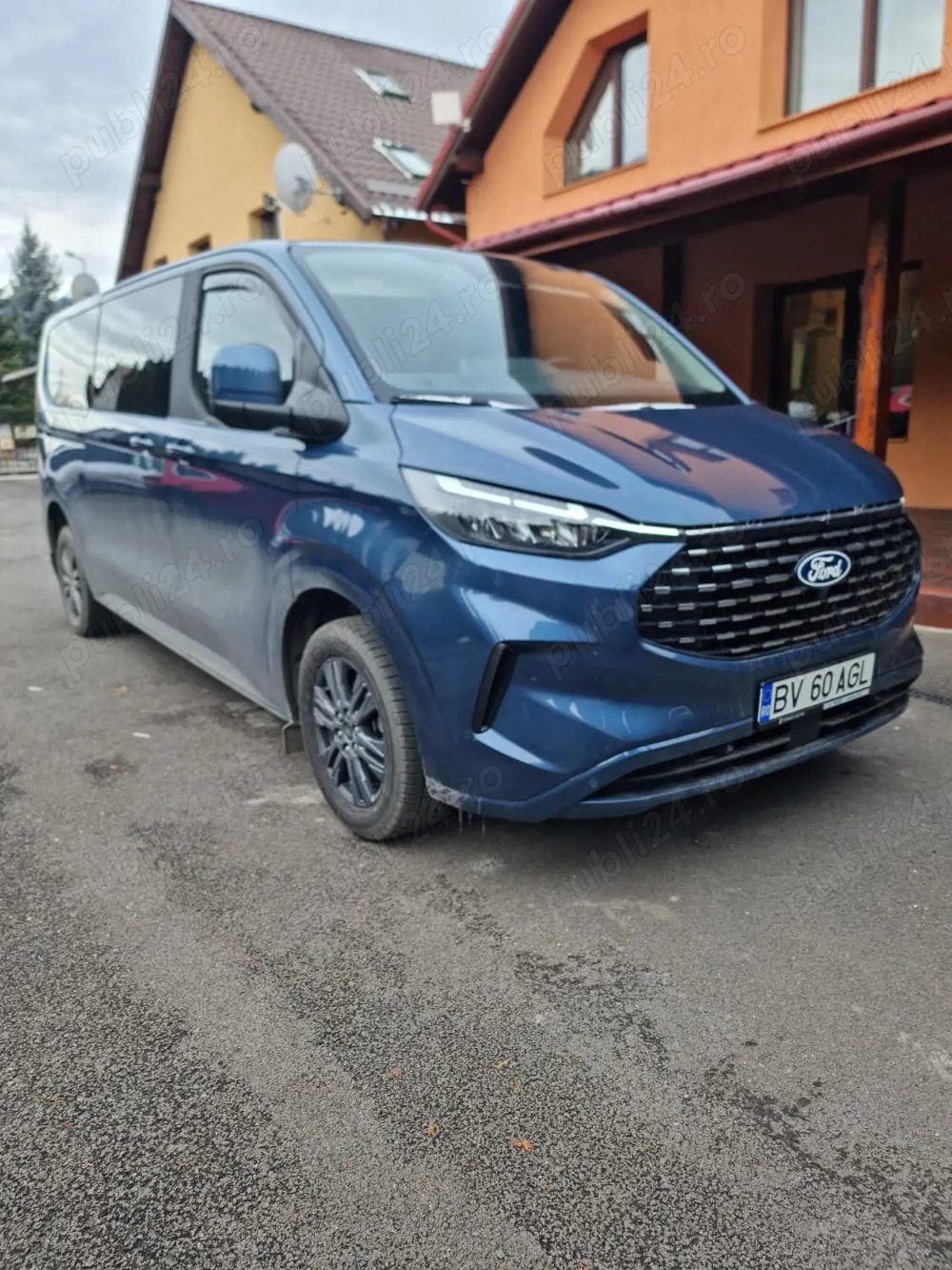 Vând Ford Tourneo Custom