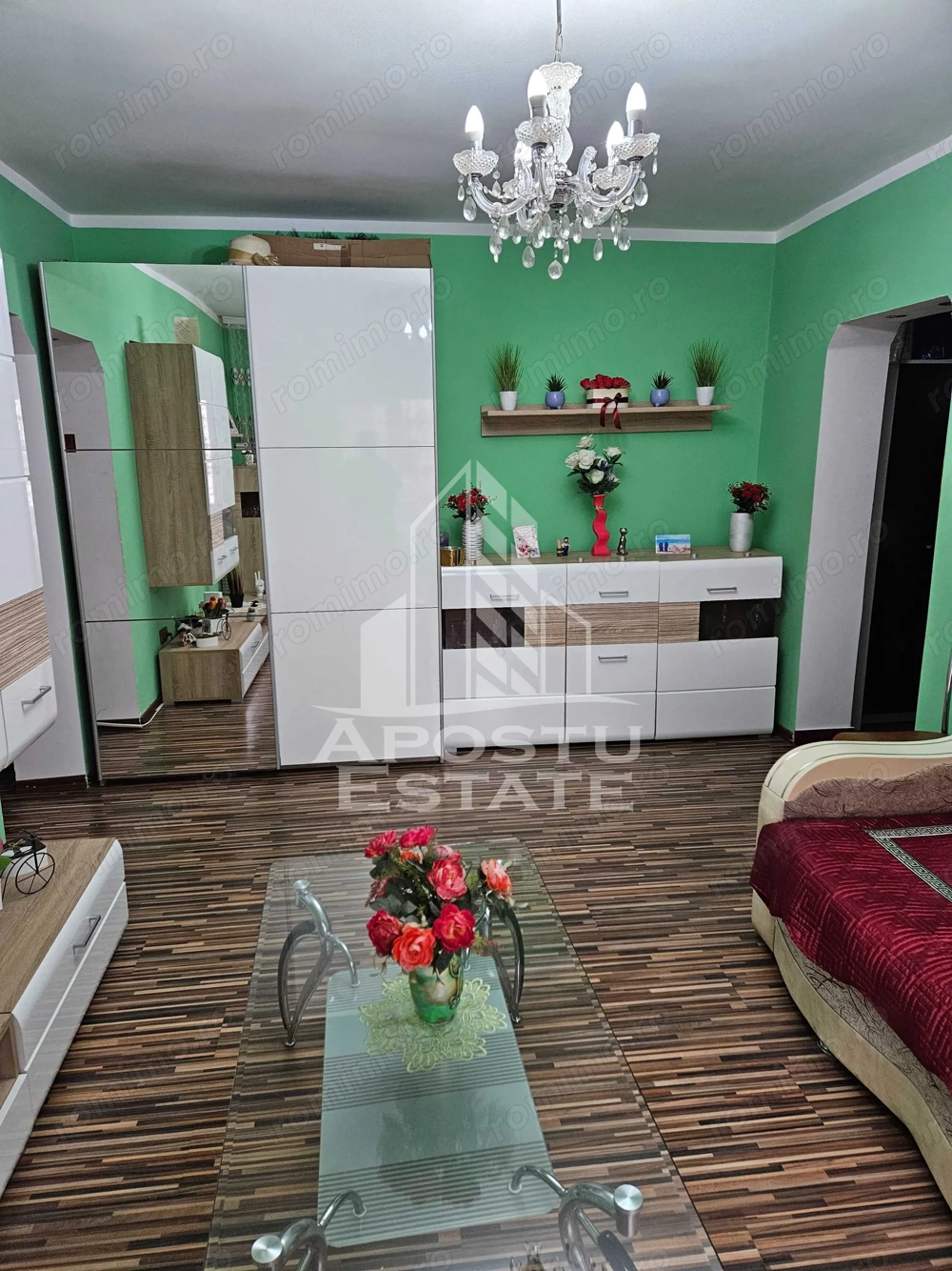 Apartament cu 3 camere,2 bai,semidecomadat,centrala proprie, Girocului