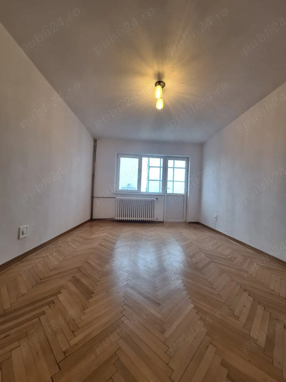 3 Camere zona Centru