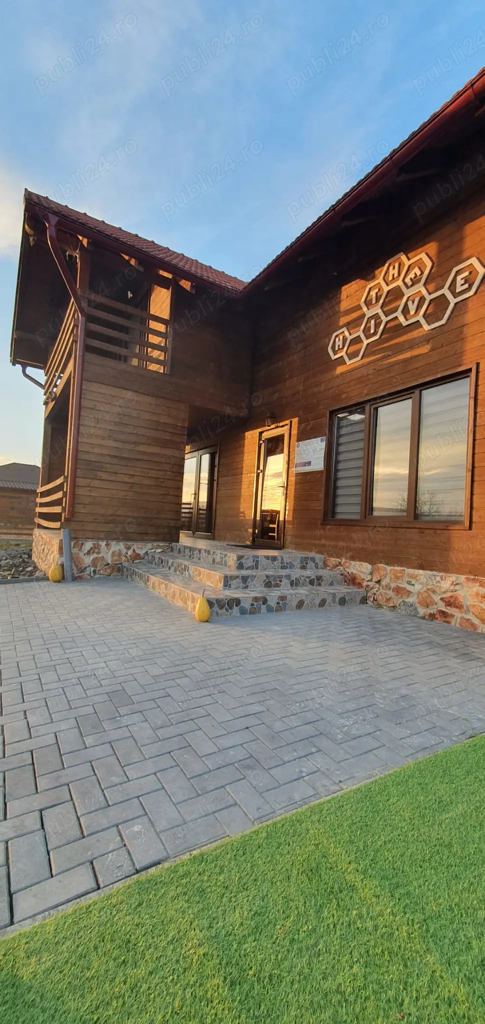 Cabana de lemn de închiriat!