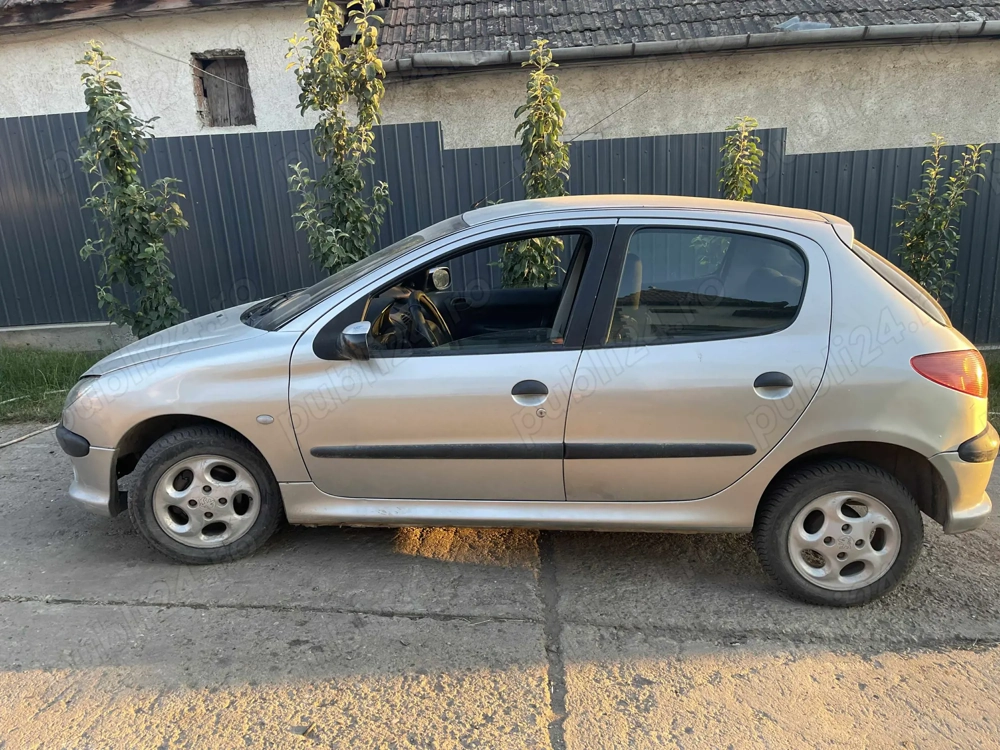dezmembrez sau vand intreg peugeot 206 1.4hdi