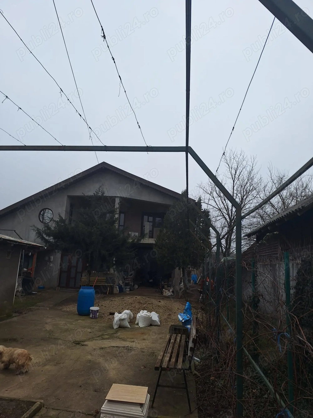 Vand gospodarie formată din 2 case in Peris langa Balotesti 