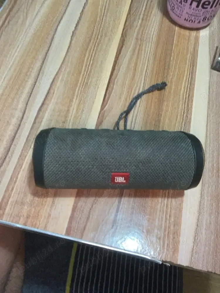 Vand boxa jbl flip essential2