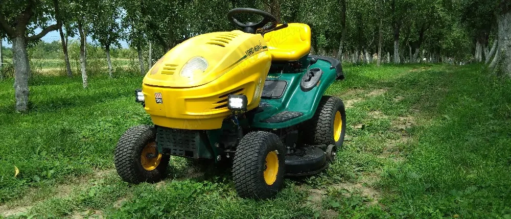 Vând tractoraș de tuns iarba yard-man
