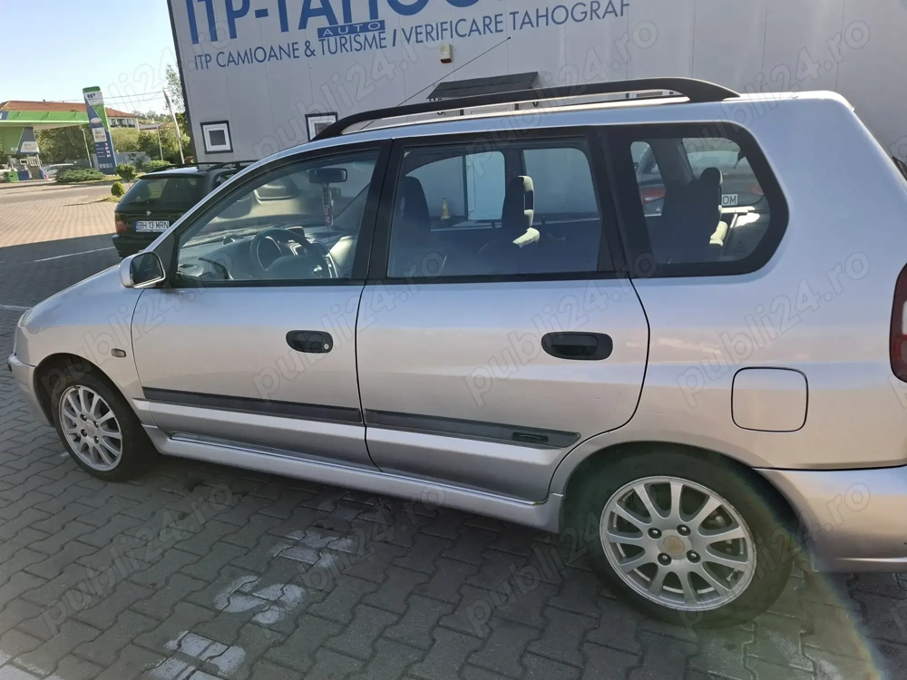 Vând Mitsubishi Spacestar 