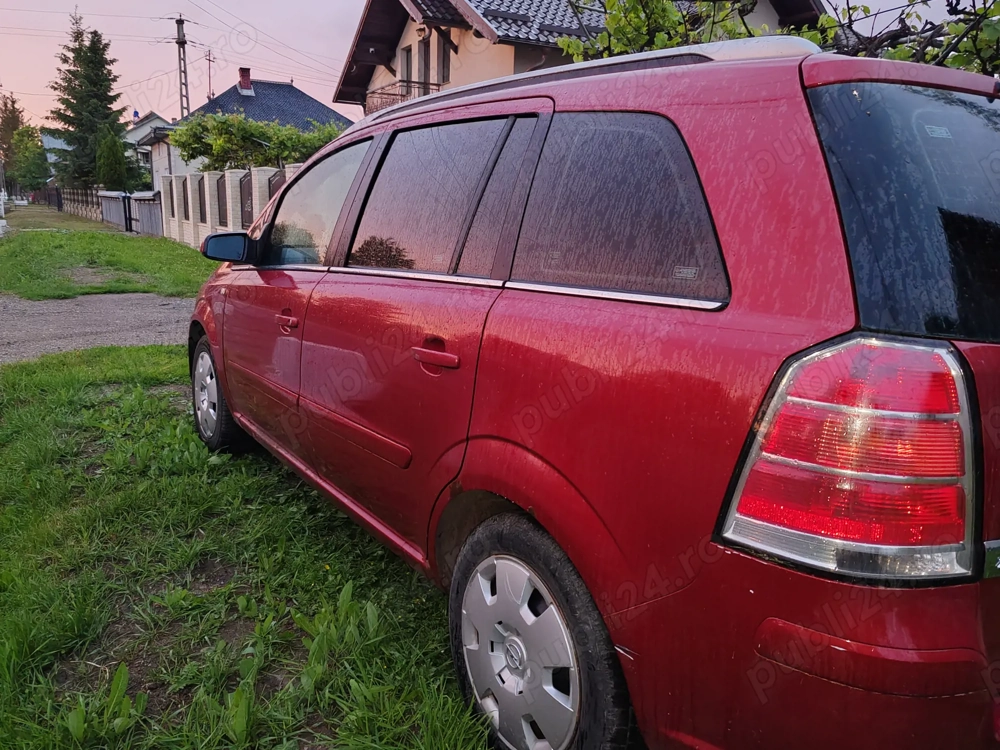 Vând Opel Zafira 