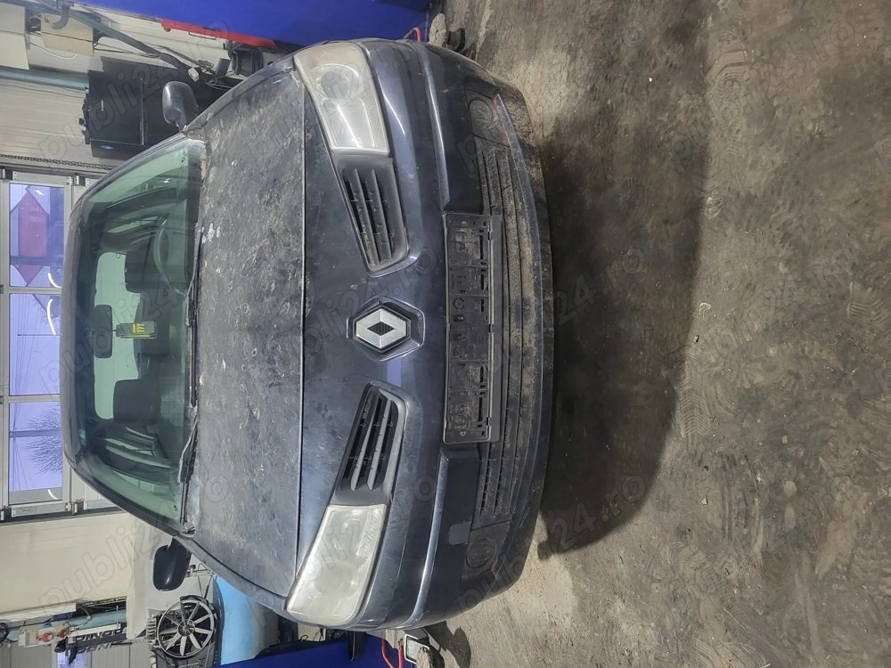 Dezmembrez megane 2 1.6 benzina 2007