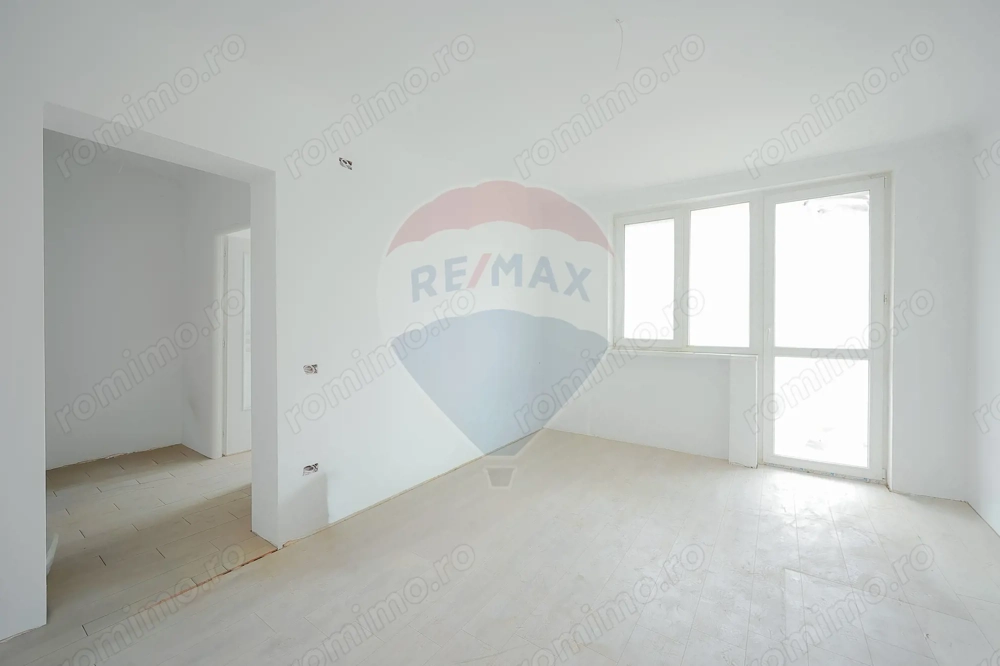De vânzare apartament cu 2 camere, renovat, în zona Rogerius