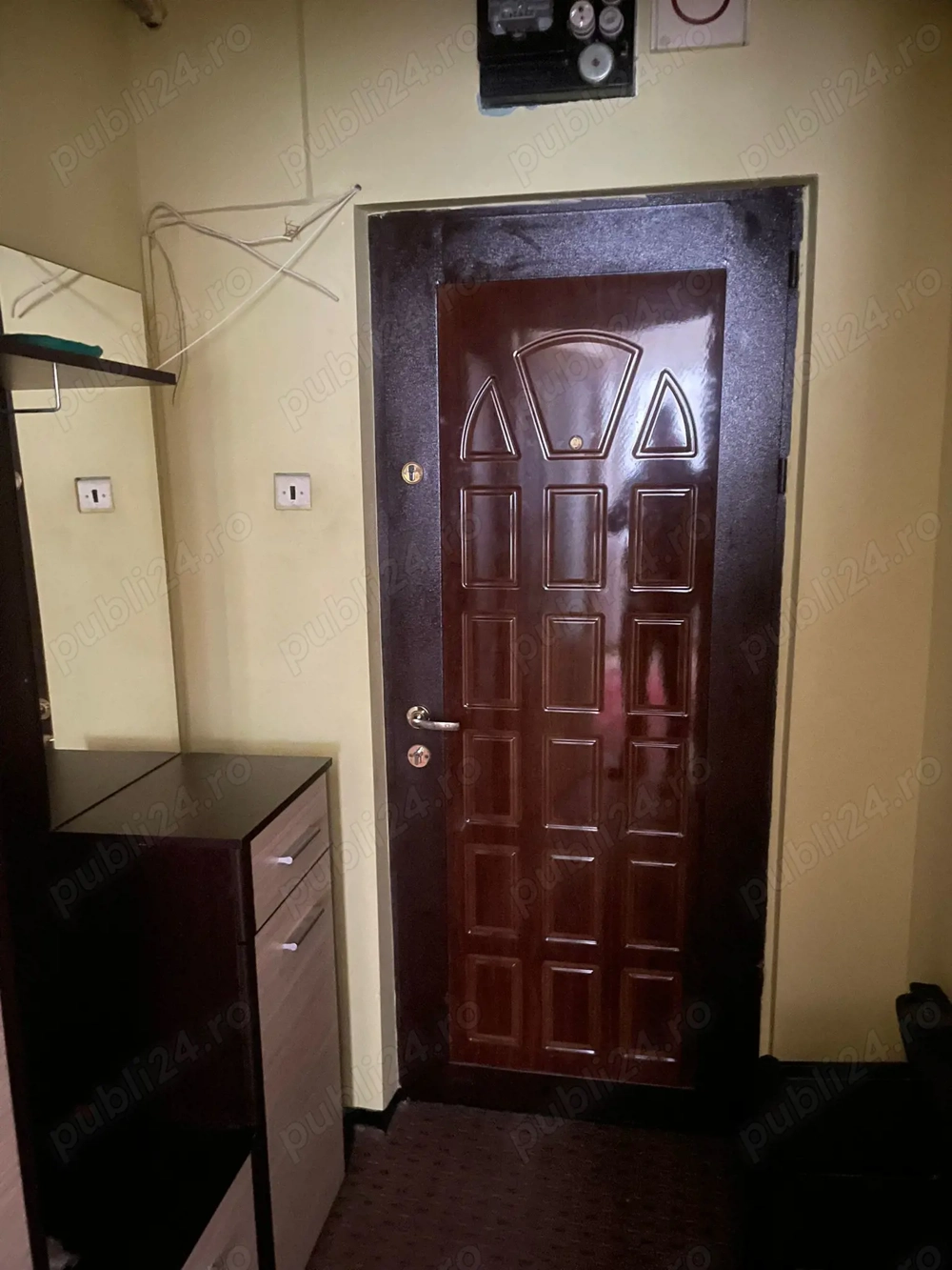 Inchiriez apartament 2 camere, zona Tatarasi - Vasile Lupu, bl. G2 - 300   luna