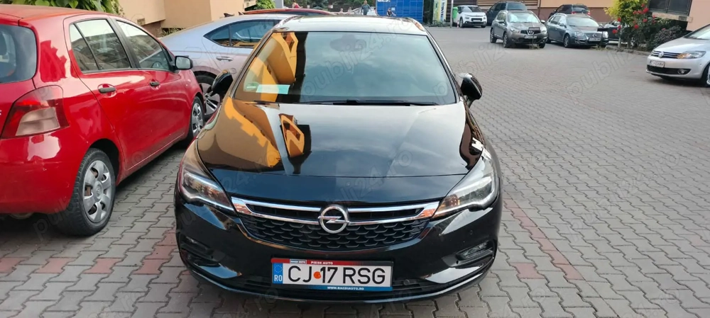 Opel Astra Sports Tourer   1.6, economică, ideală pentru ridesharing