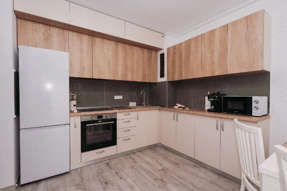 Inchiriez apartament Adora Park 2 camere