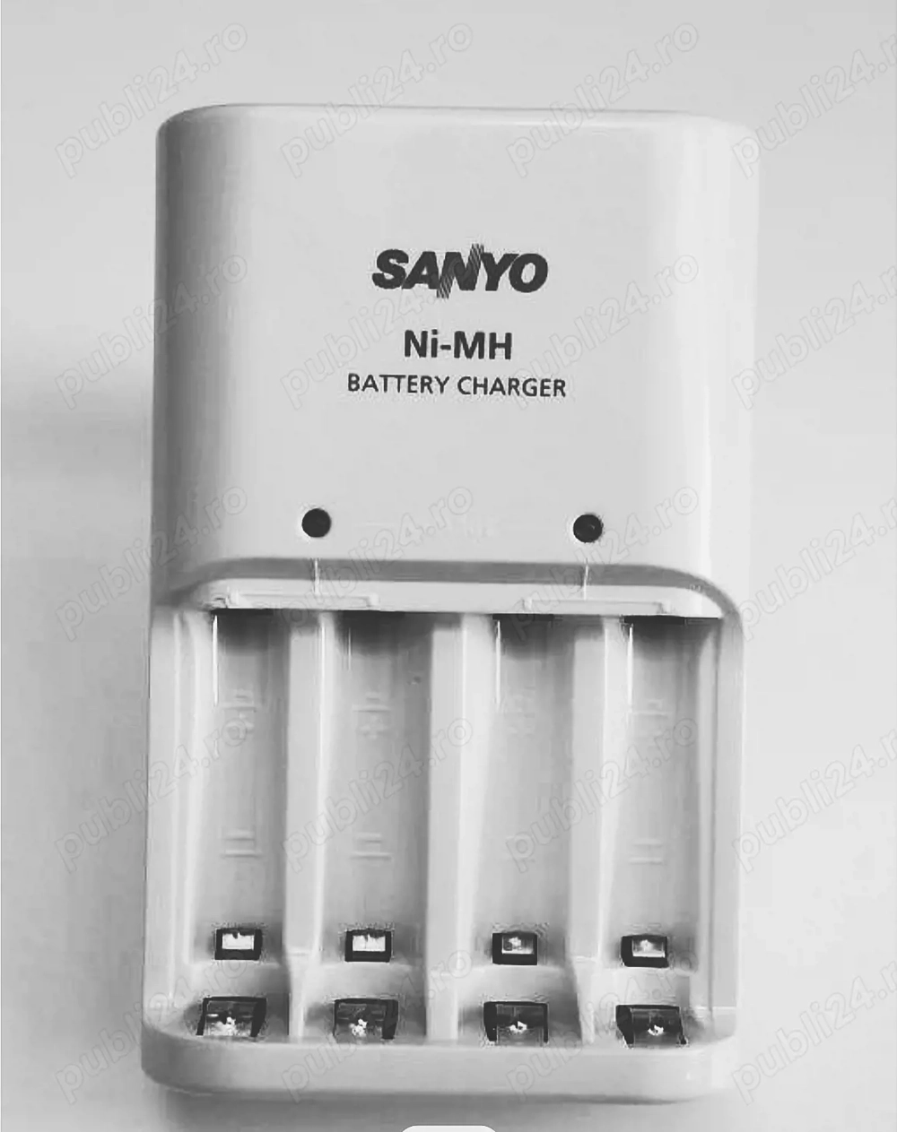 Încarcator acumulatori Sanyo NI-MH