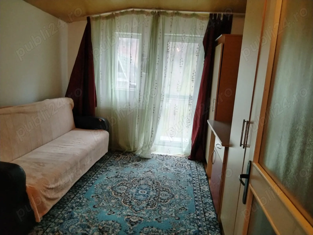 Închiriez garsoniera